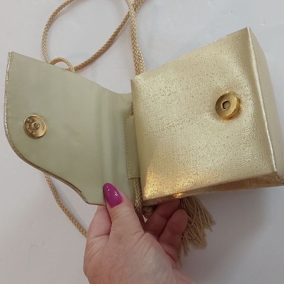 Y & S Elegant Gold Mini Hardside Evening Bag With Cord Strap Sz. Small - Picture 2 of 9